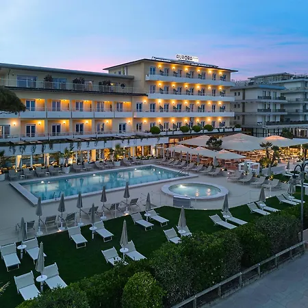 Otel Aurora 4*