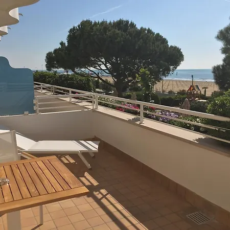 Aurora Otel 4*