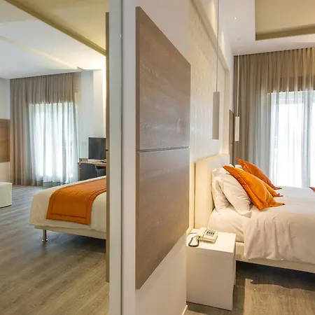 Aurora 4*
