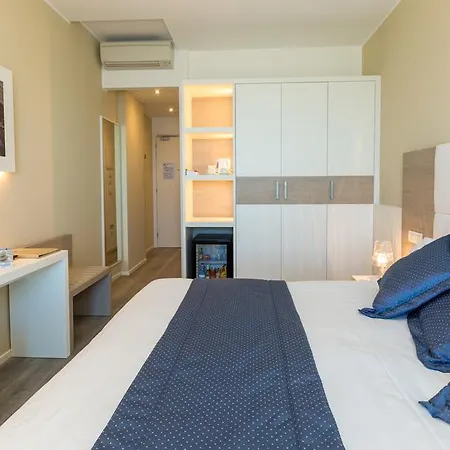 Aurora 4*