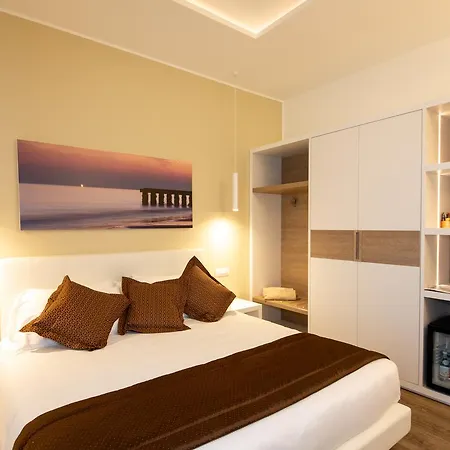 Otel Aurora 4*